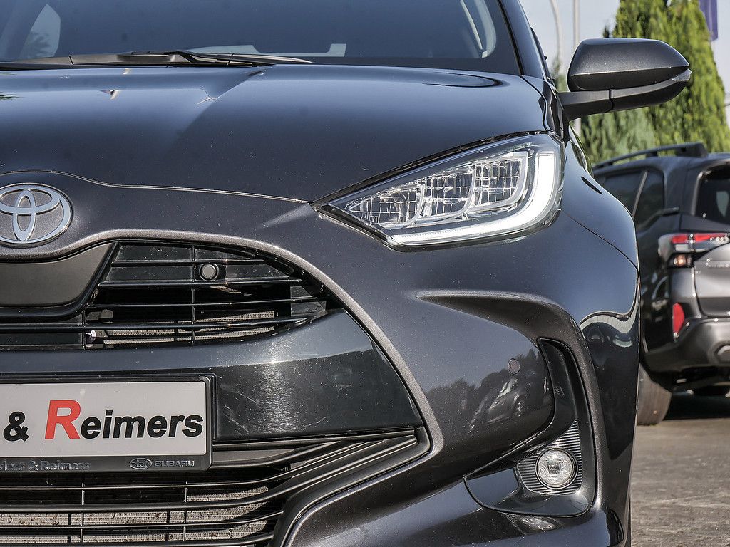 Toyota Yaris Hybrid Style LED PDC ACC KAMERA KLIMA SHZ