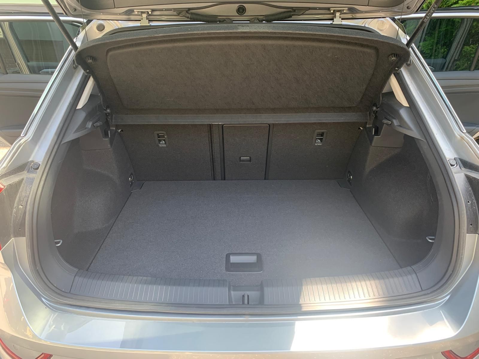 Volkswagen T-Roc Move 1.5 TSI DSG - Samsaru's Car Outlet