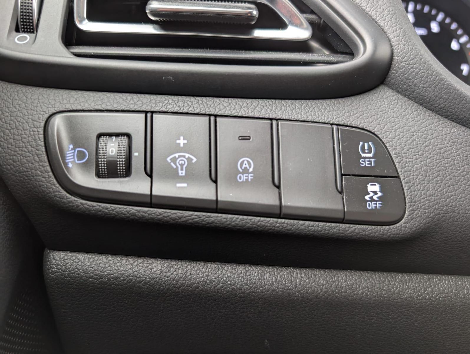 Hyundai i30 1.0 T-GDI Trend - Samsaru's Car Outlet