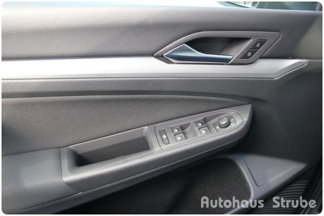 Volkswagen Golf VIII 1.0 TSI - Samsaru's Car Outlet