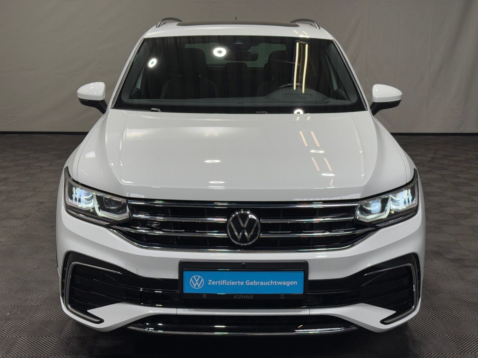 Volkswagen Tiguan R-Line 2.0 TDI DSG 4M - Samsaru's Car Outlet