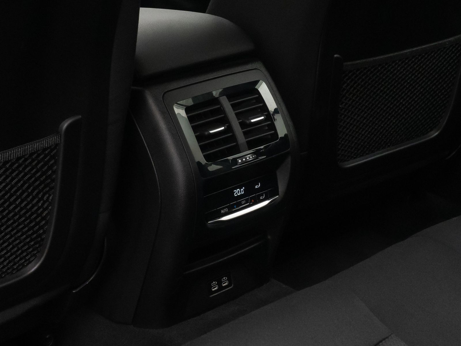 BMW X3 xD30e Kamera HUD DAB Komfort Sport LED 18Zoll