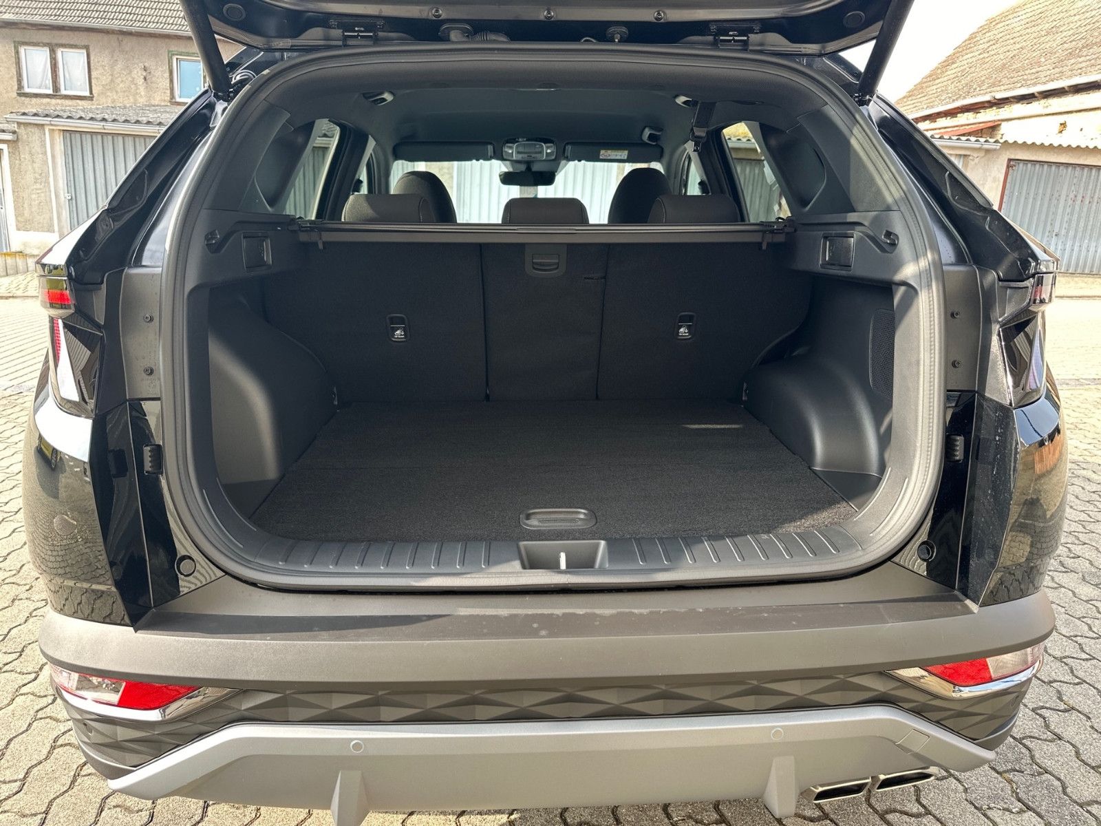 Hyundai TUCSON 1.6 T-GDI 2WD HEV HYBRID ADVANTAGE - Samsaru's Car Outlet