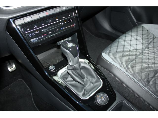 Volkswagen T-Roc R-Line 2.0 TSI DSG 4Motion - Samsaru's Car Outlet