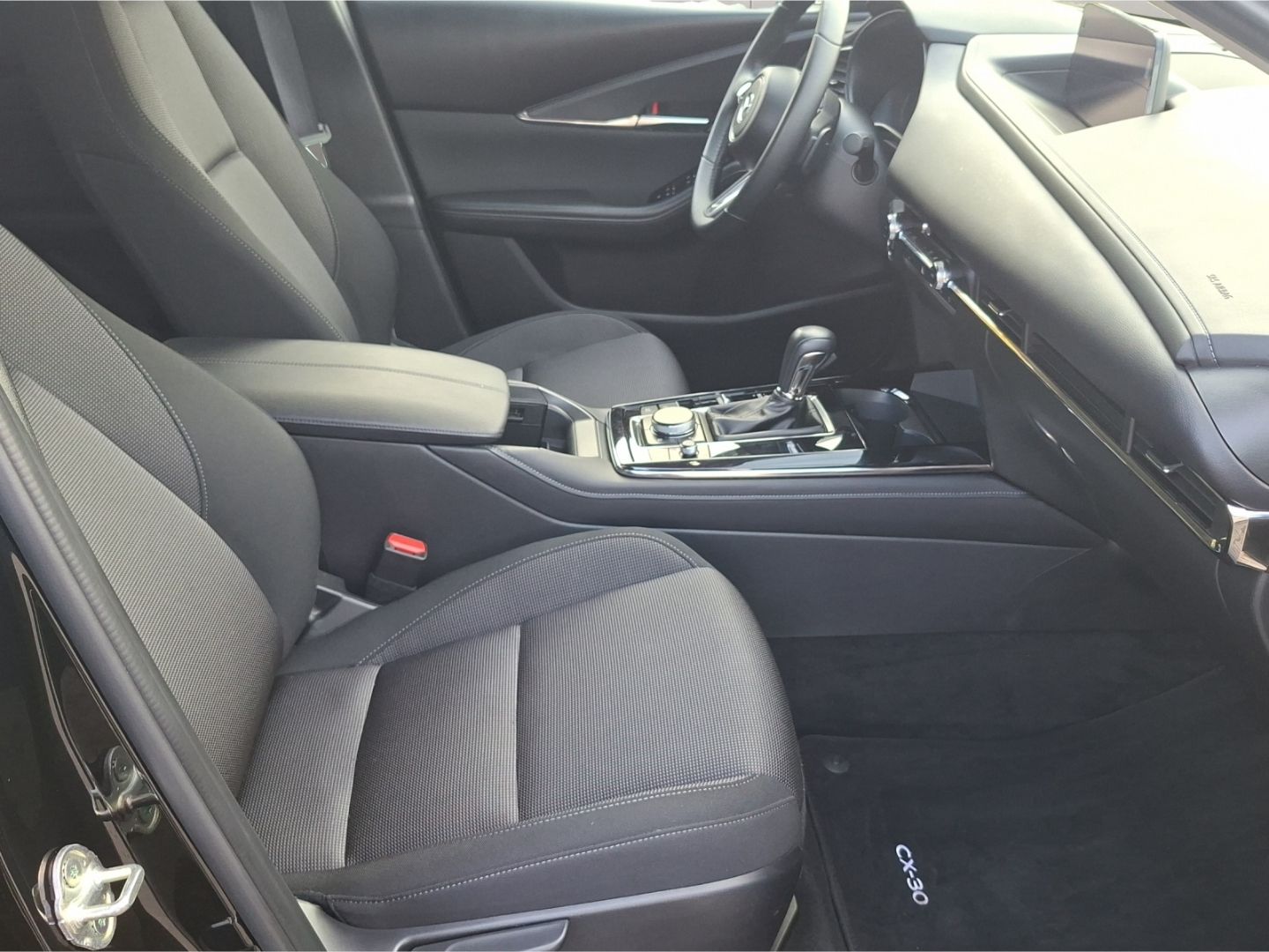 Mazda CX-30 SKY-X EXCLUSIVE-+DESIGN-P+18 Z+DRI-AS !!