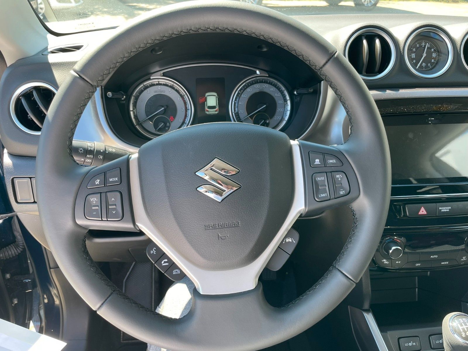 Suzuki Vitara Hybrid Shinkai 4x2 - Samsaru's Car Outlet