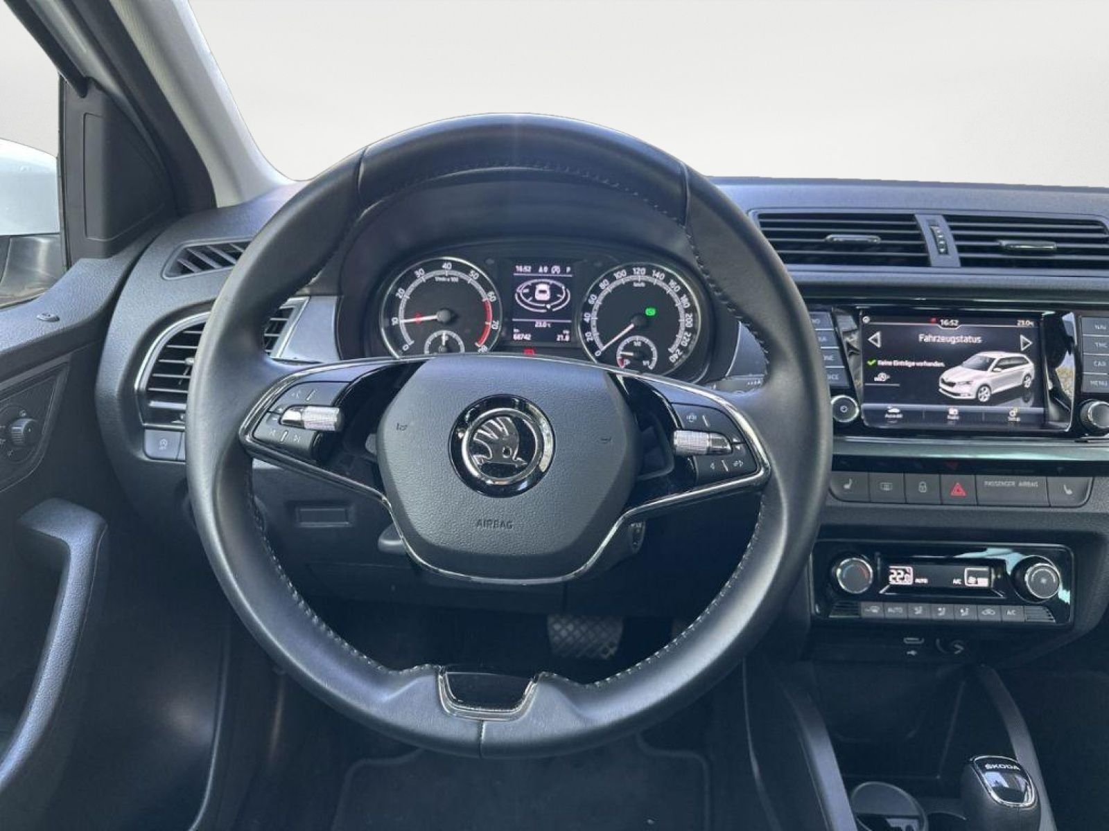 Skoda Fabia Combi 1.0TSI DSG - Samsaru's Car Outlet