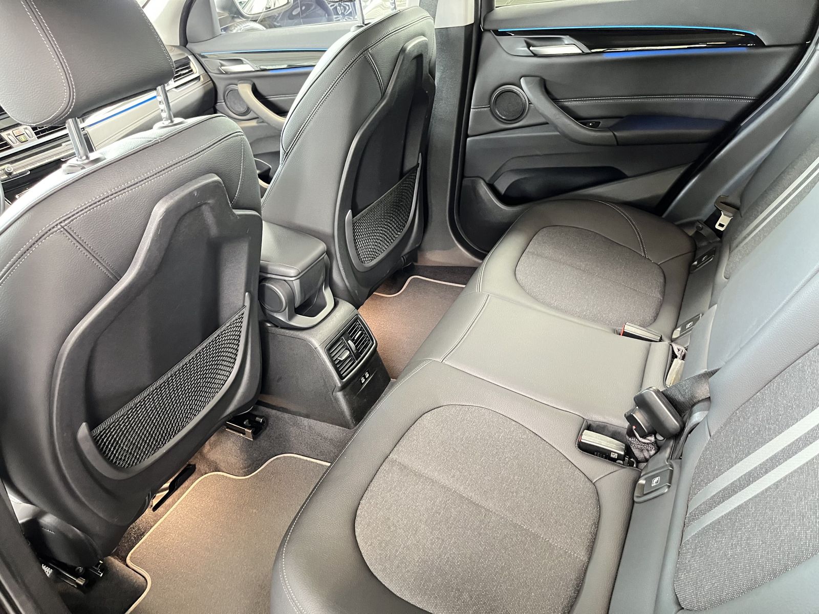 BMW X1 xDrive25e Sport Line - Samsaru's Car Outlet