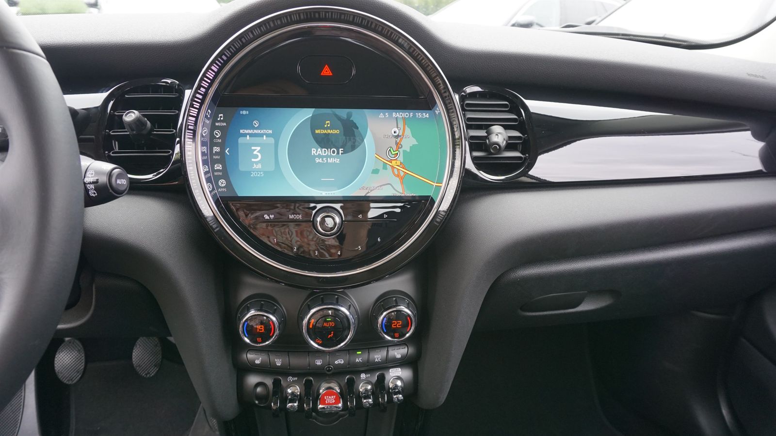 MINI One Hatch - Samsaru's Car Outlet