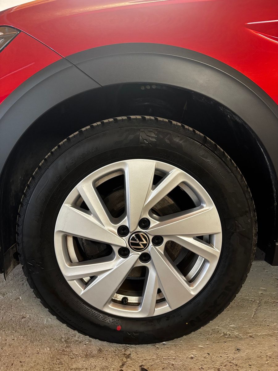 Volkswagen Taigo 1.0 TSI Life - Samsaru's Car Outlet