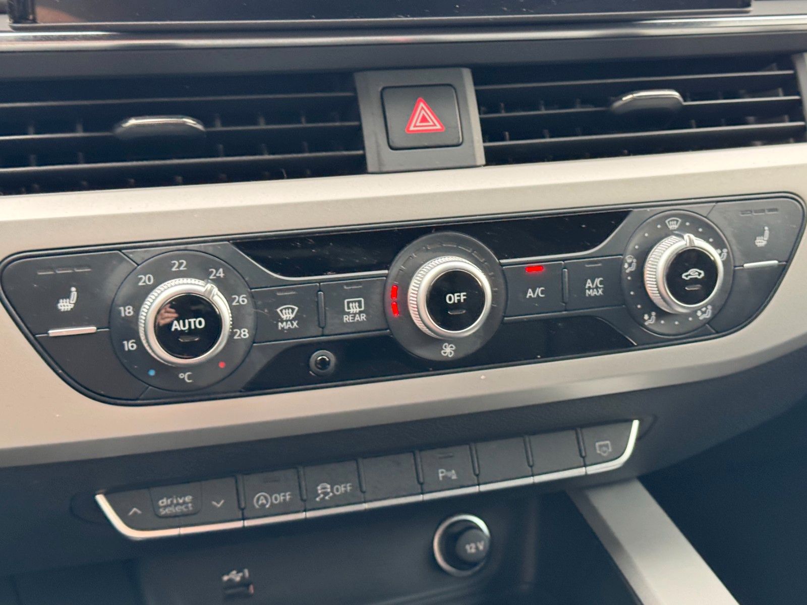Audi A4 Av. 40 TDI S line S-Tr. - Samsaru's Car Outlet