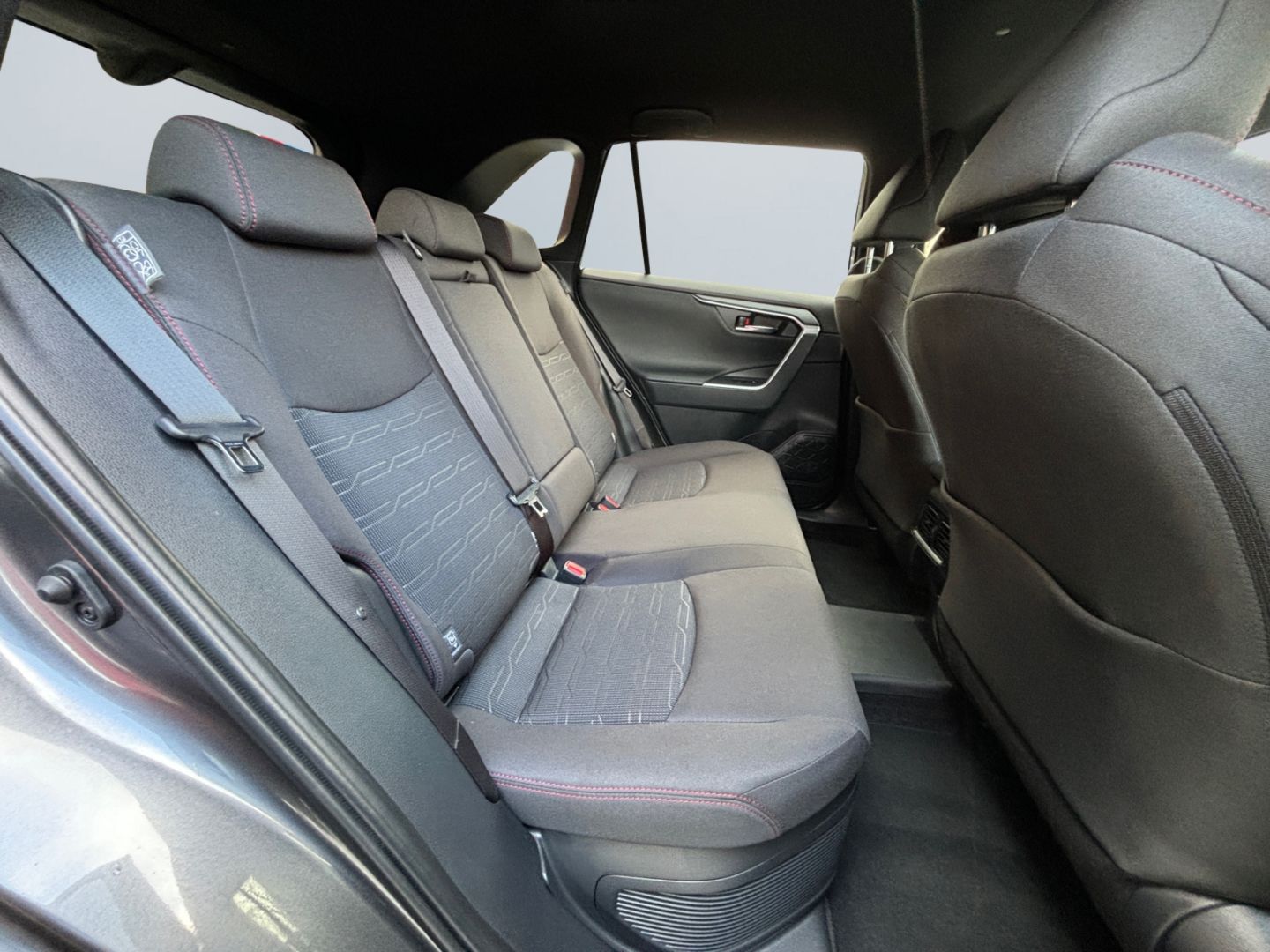 Toyota RAV 4 Plug-in-Hybrid 4x4 - Samsaru's Car Outlet