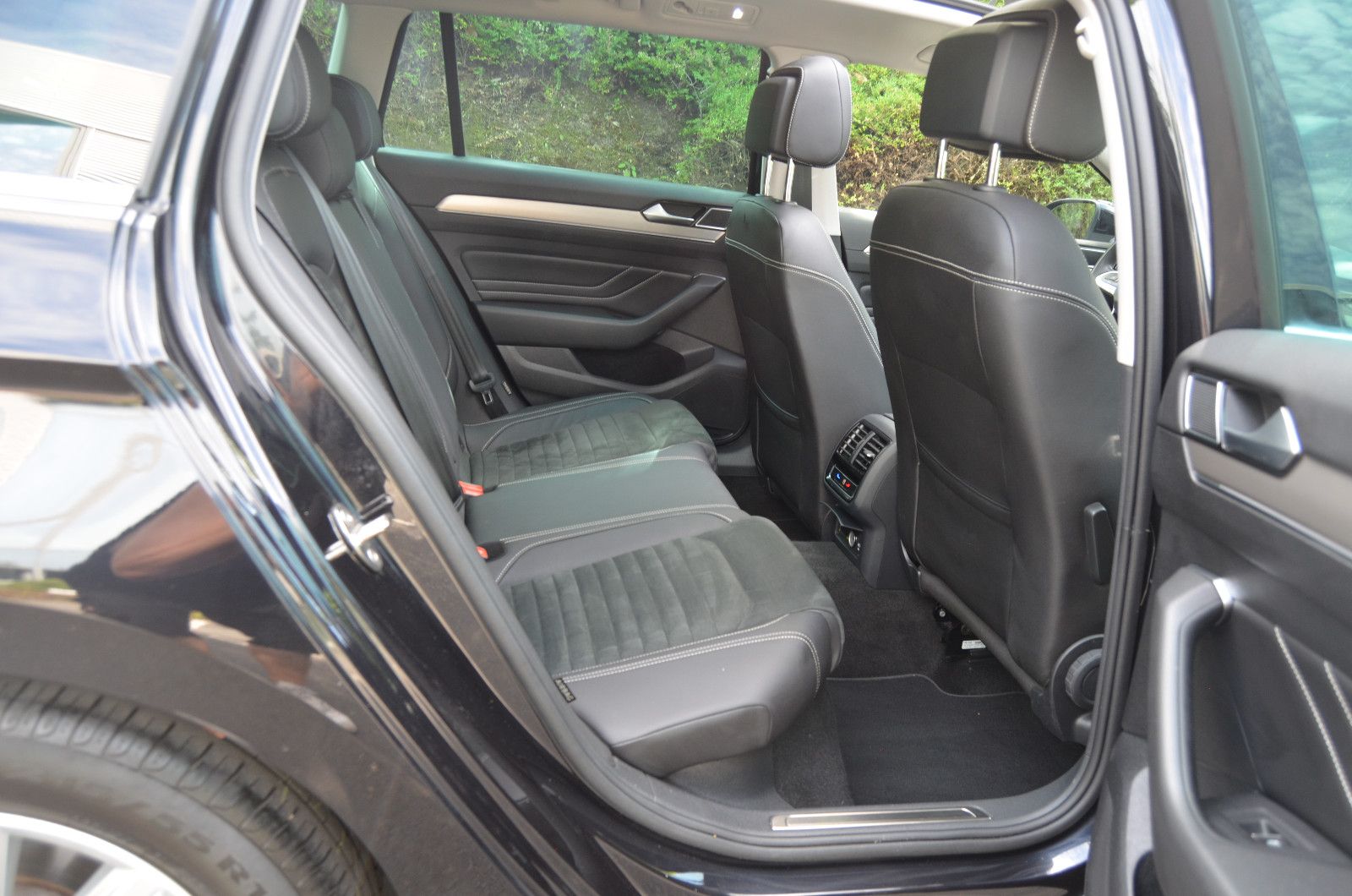 Volkswagen Passat Variant Elegance*IQ-Light*Pano*R-Kamera*