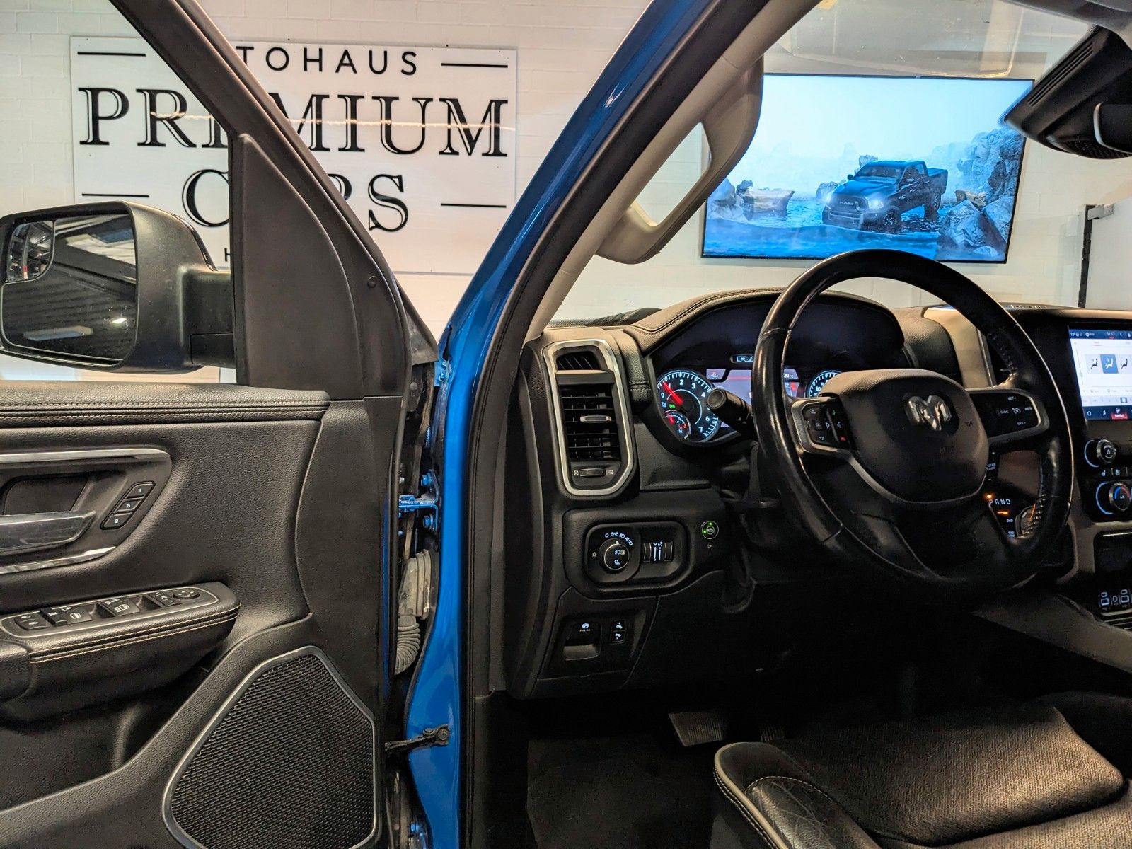 Dodge RAM 1500  Laramie HEMI 5.7L   4x4 Leder/LED
