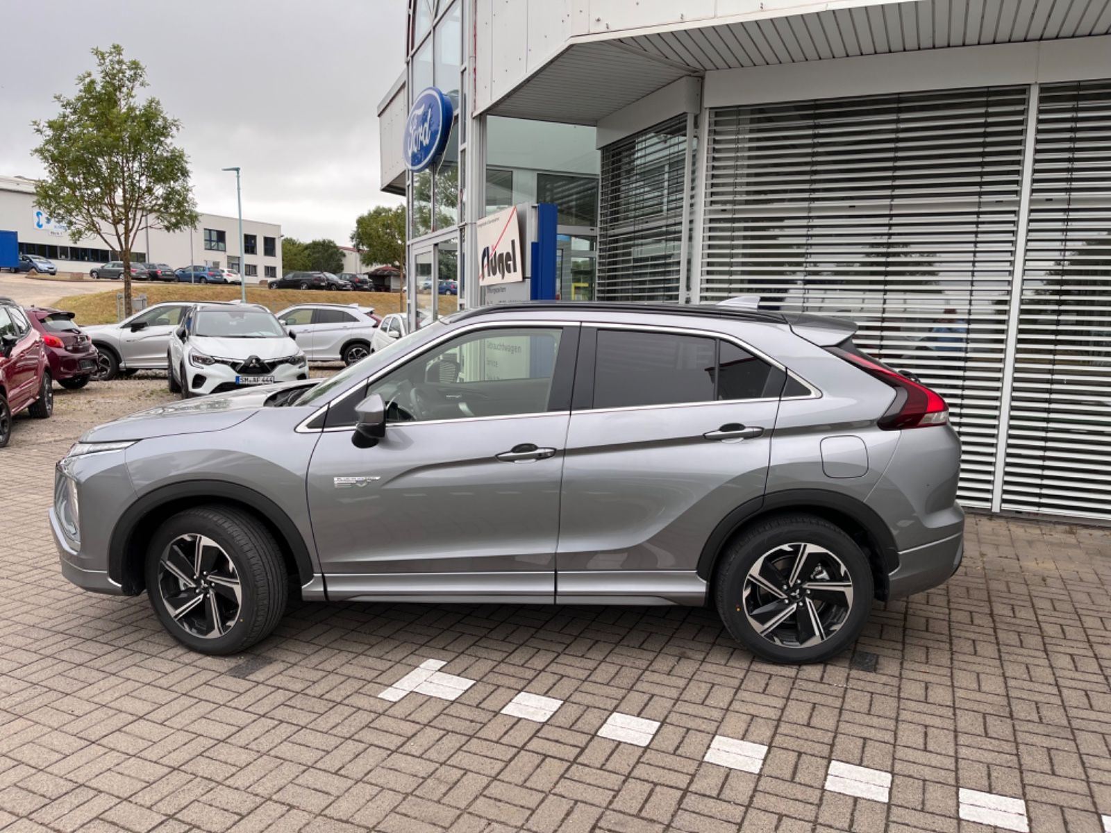 Mitsubishi Eclipse Cross Plug-in Hybrid Plus Select 4WD