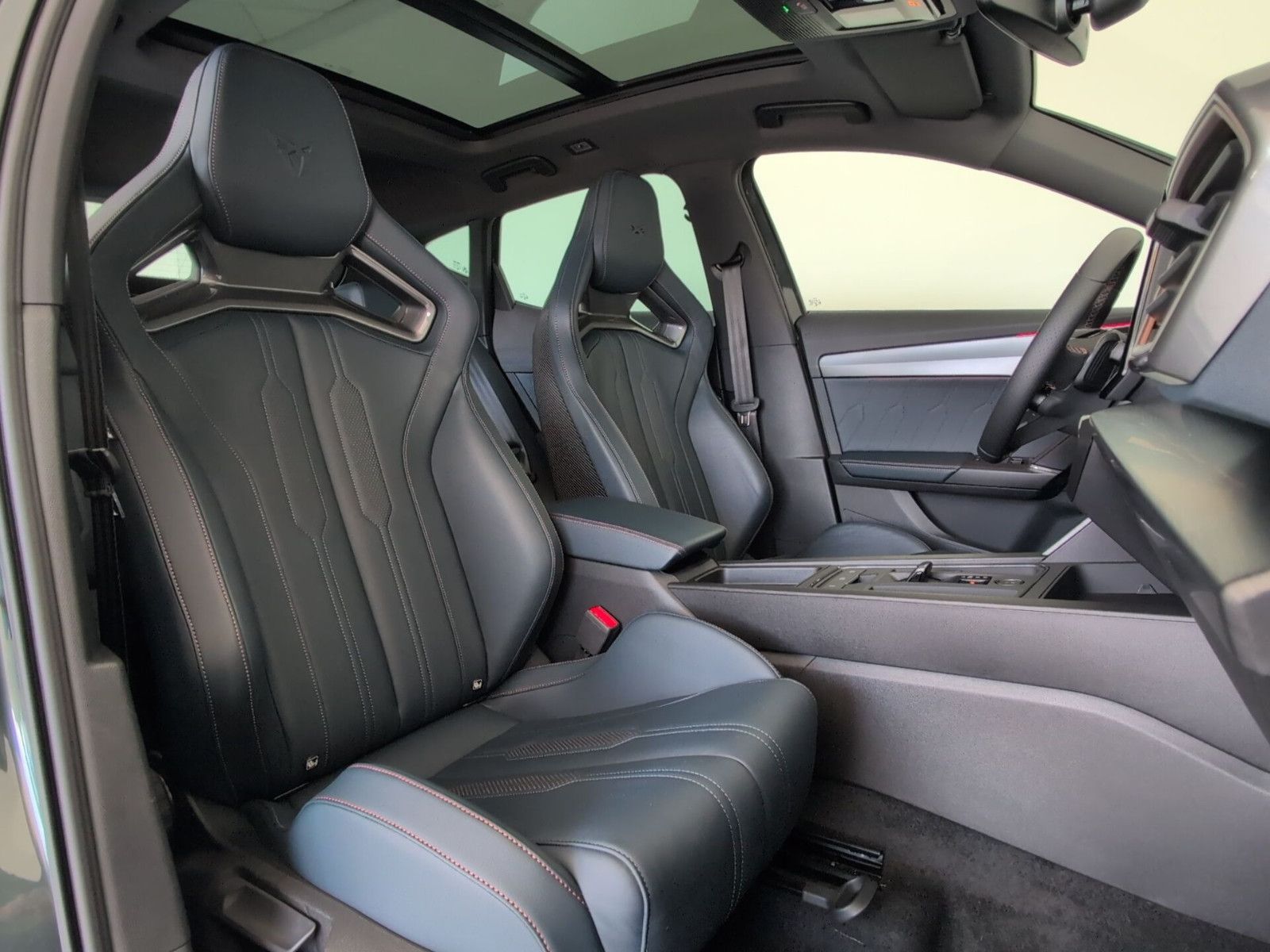 Cupra Formentor 2.0 TSI VZ AHK PANO LEDER CUP COPPER