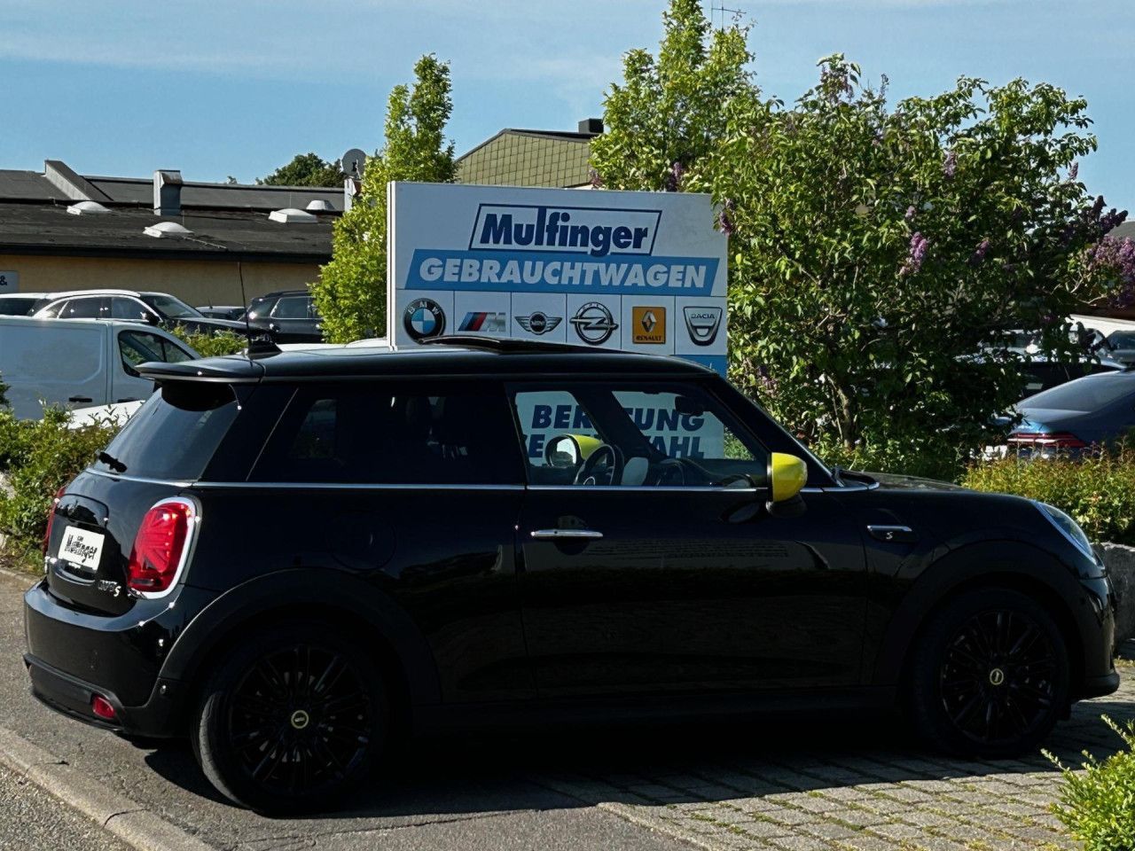 MINI Cooper SE Classic - Samsaru's Car Outlet