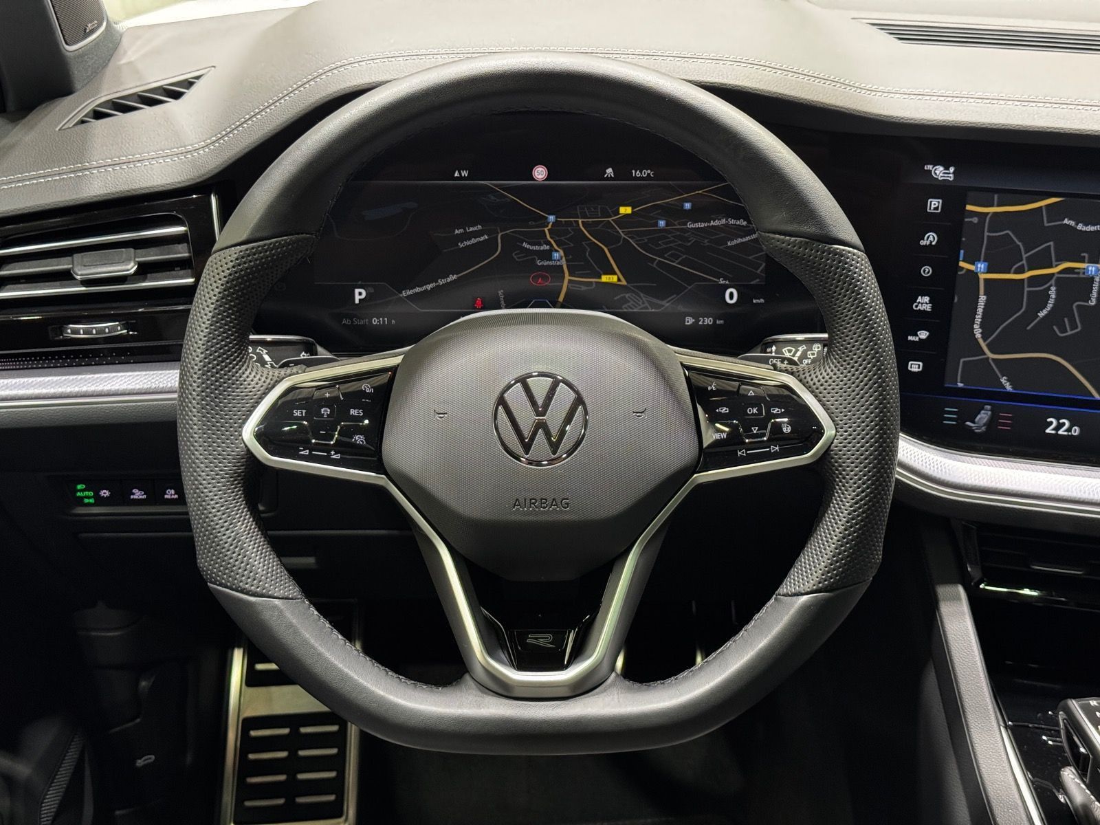 Volkswagen Touareg R-Line Black Style | MATRIX PANO LUFT
