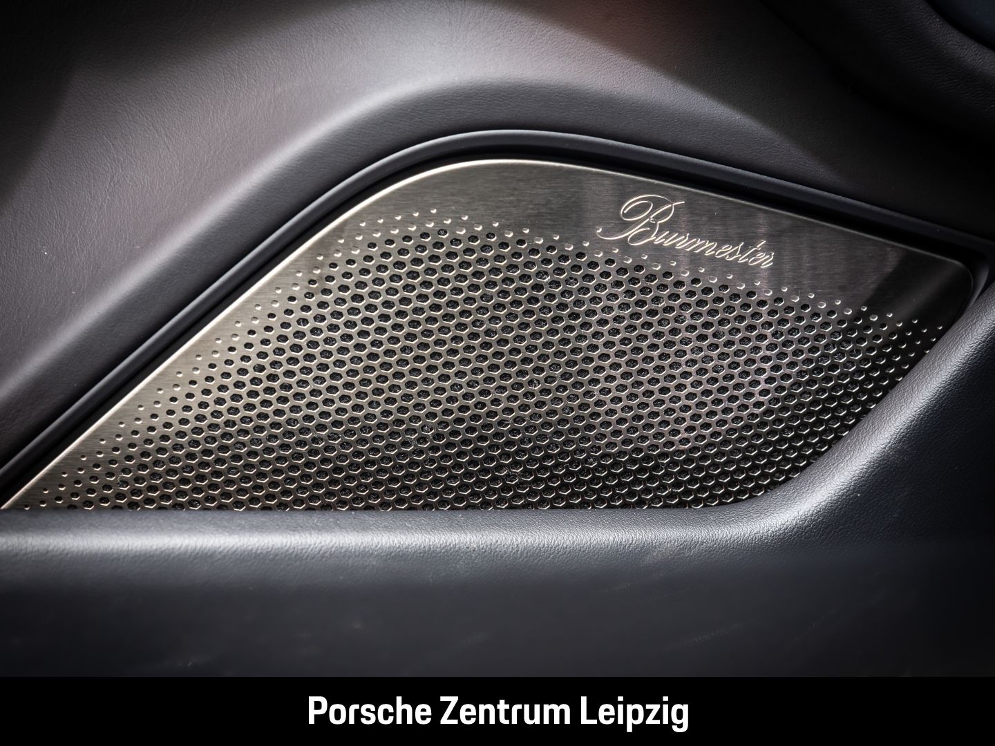 Porsche Taycan Turbo S Cross Turismo ActiveRide Burmeste
