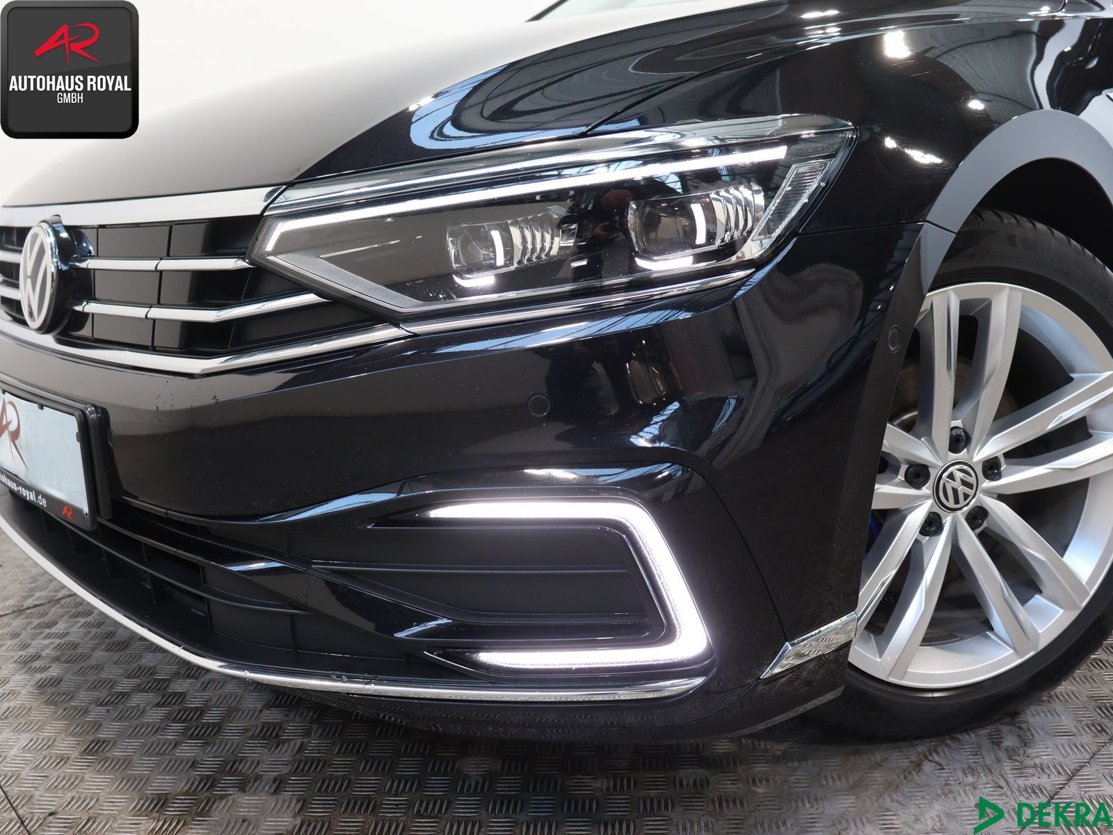 Volkswagen Passat 1.4 TSI GTE - Samsaru's Car Outlet