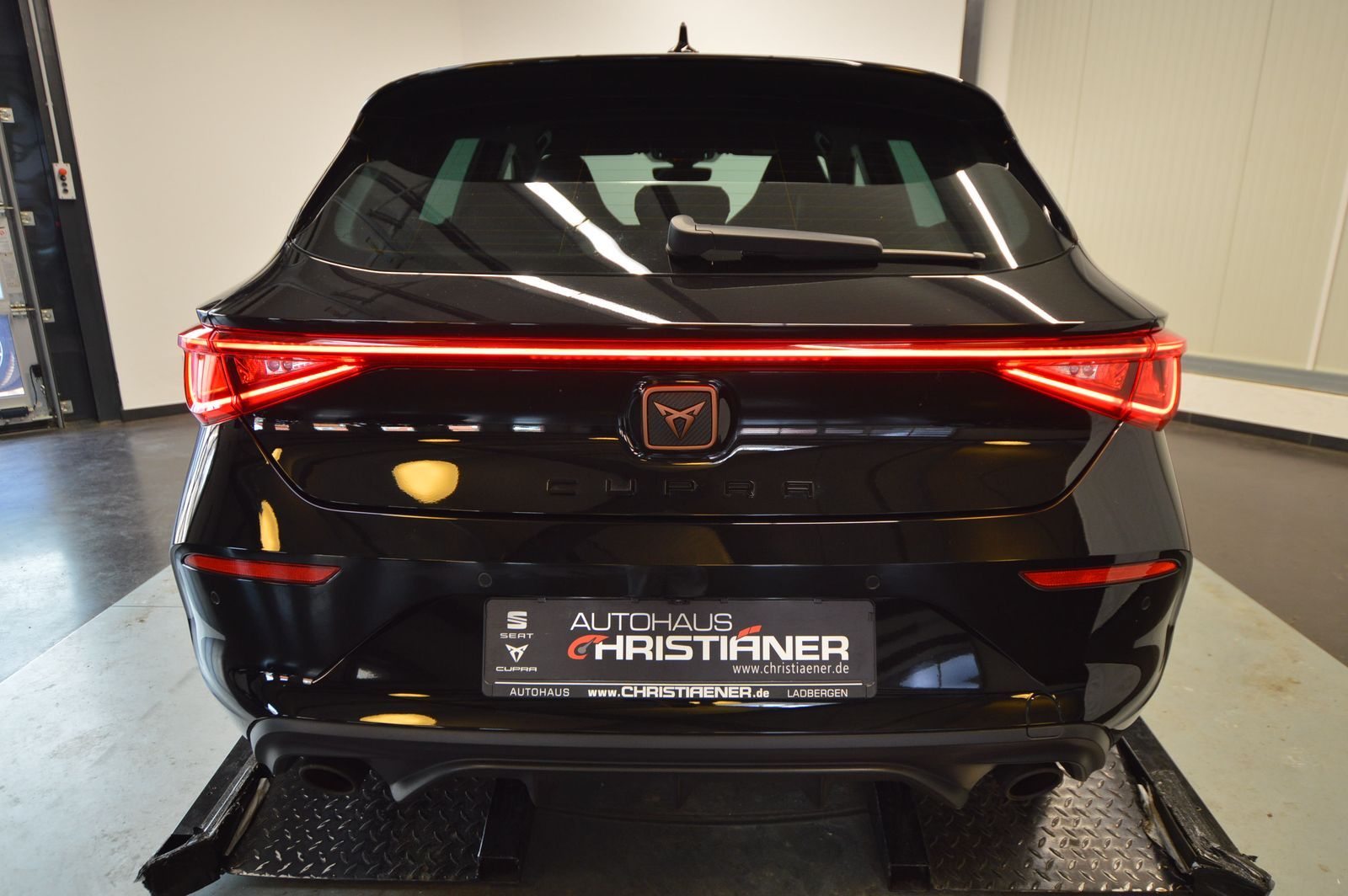Cupra Leon 2.0 TSI VZ - Samsaru's Car Outlet