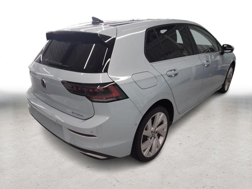 Volkswagen Golf VIII Style 1.5 eHybrid DSG MATRIX+APP+NAVI
