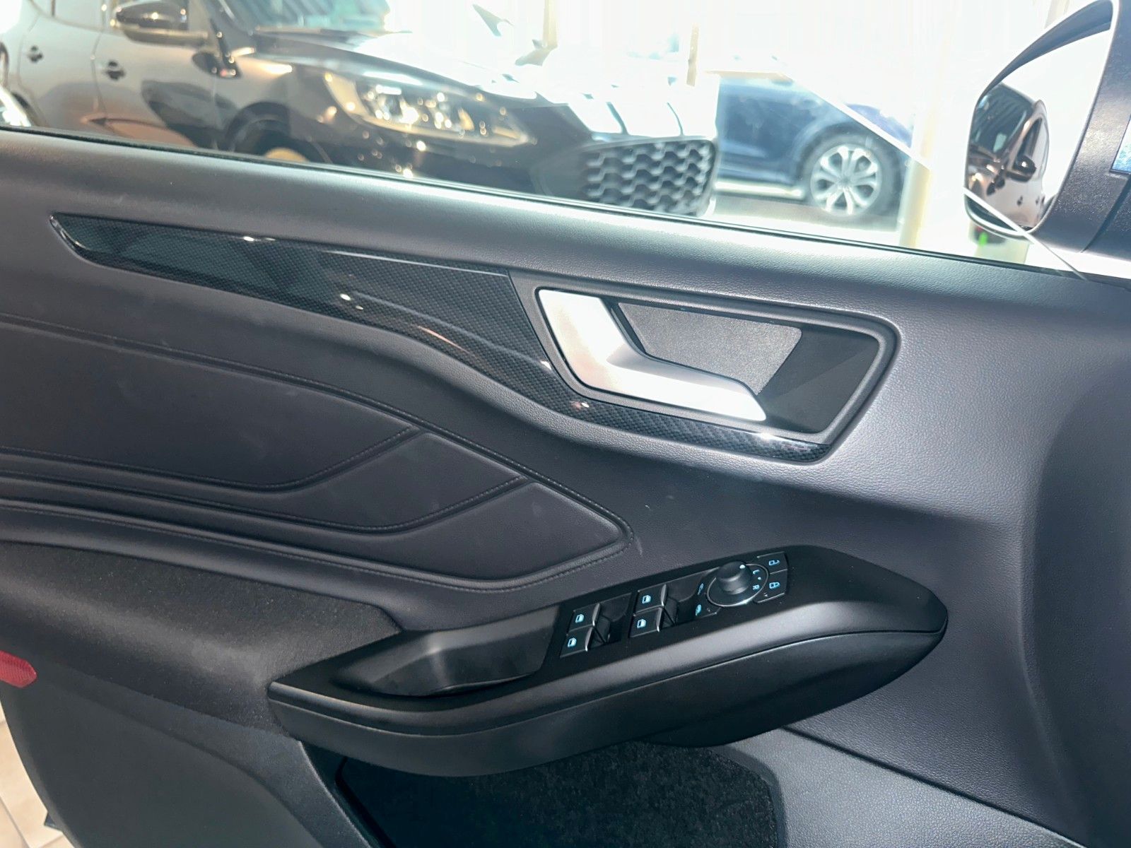 Ford Focus Turnier ST-Line X Automatik 155PS Winter