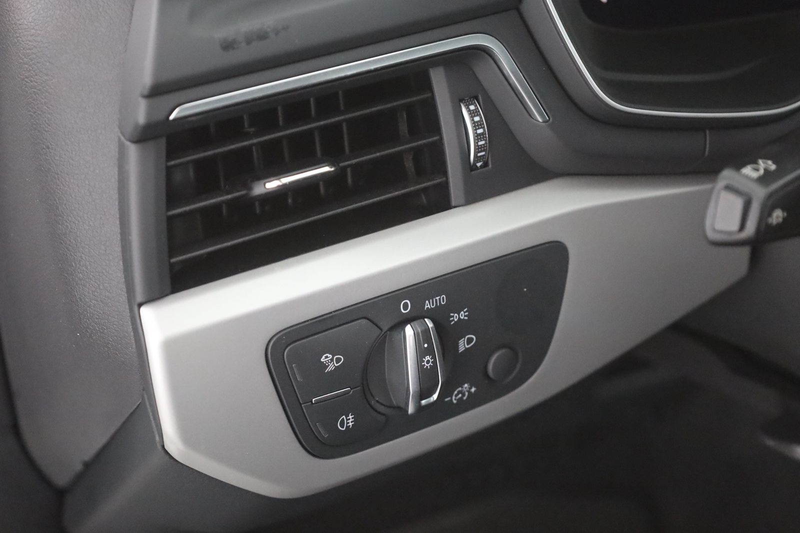 Audi A4 40 TDI Avant S-tronic - Samsaru's Car Outlet