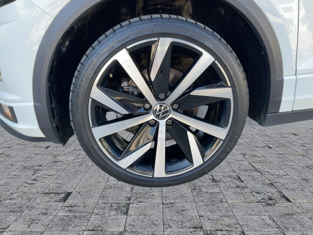 Volkswagen T-Roc 1.5 TSI DSG R-LINE - Samsaru's Car Outlet