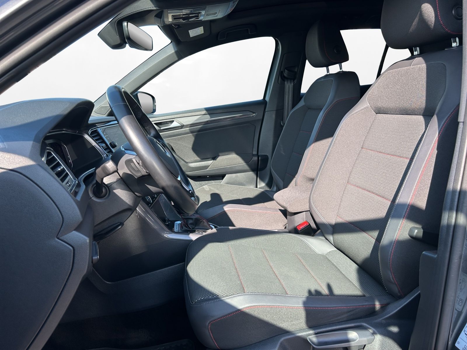 Volkswagen T-Roc 2.0 TSI DSG 4MOTION sport - Samsaru's Car Outlet