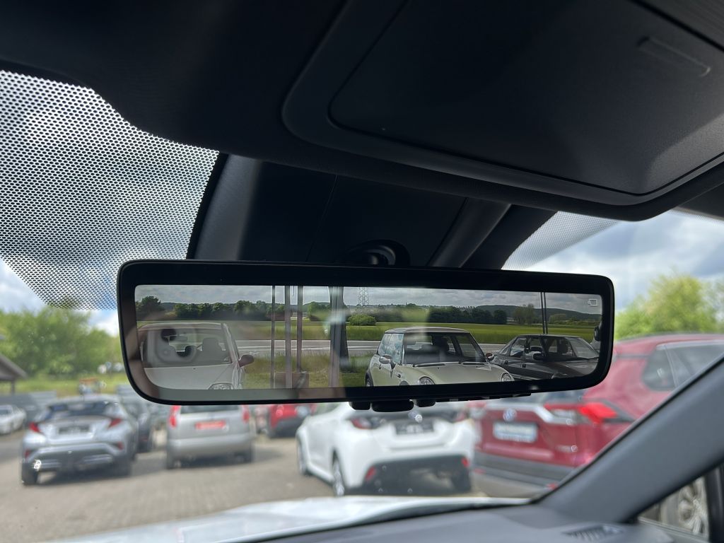 Toyota RAV 4 Plug-in-Hybrid - Samsaru's Car Outlet
