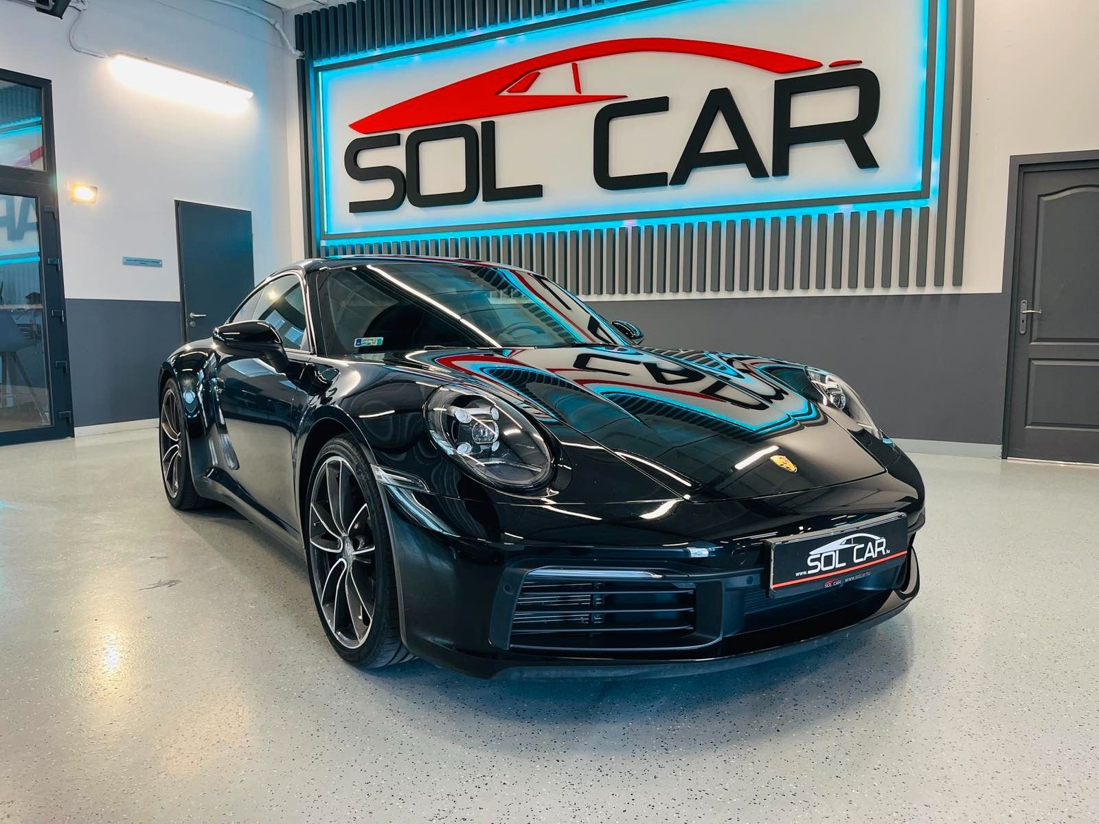Porsche 911 Carrera - Samsaru's Car Outlet