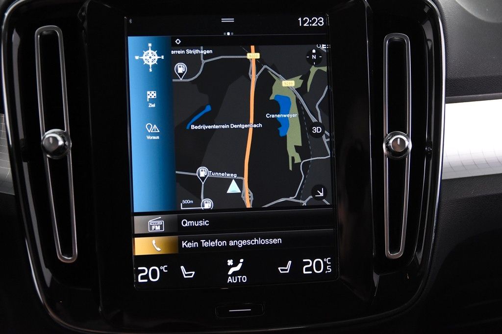 Volvo XC40 T4 Recharge Inscription - Samsaru's Car Outlet