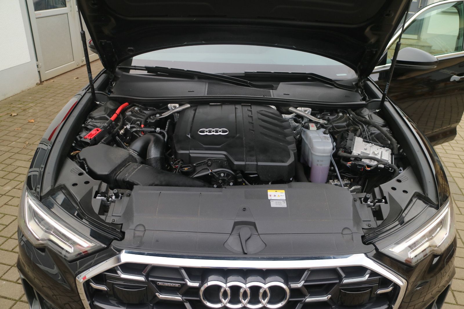 Audi A6 Avant 45 TFSI quattro S line-Pano-AHK-ACC