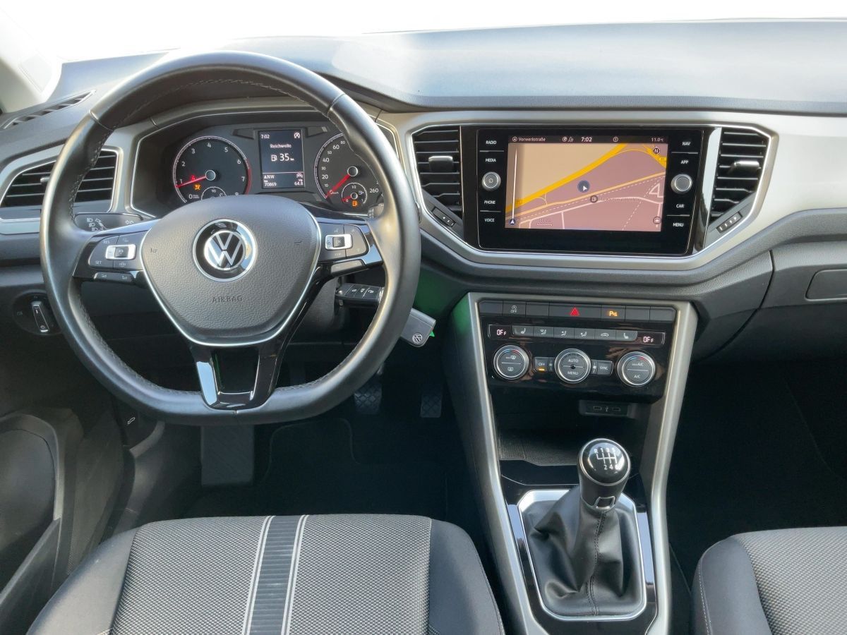 Volkswagen T-Roc 1.5 TSI STYLE - Samsaru's Car Outlet