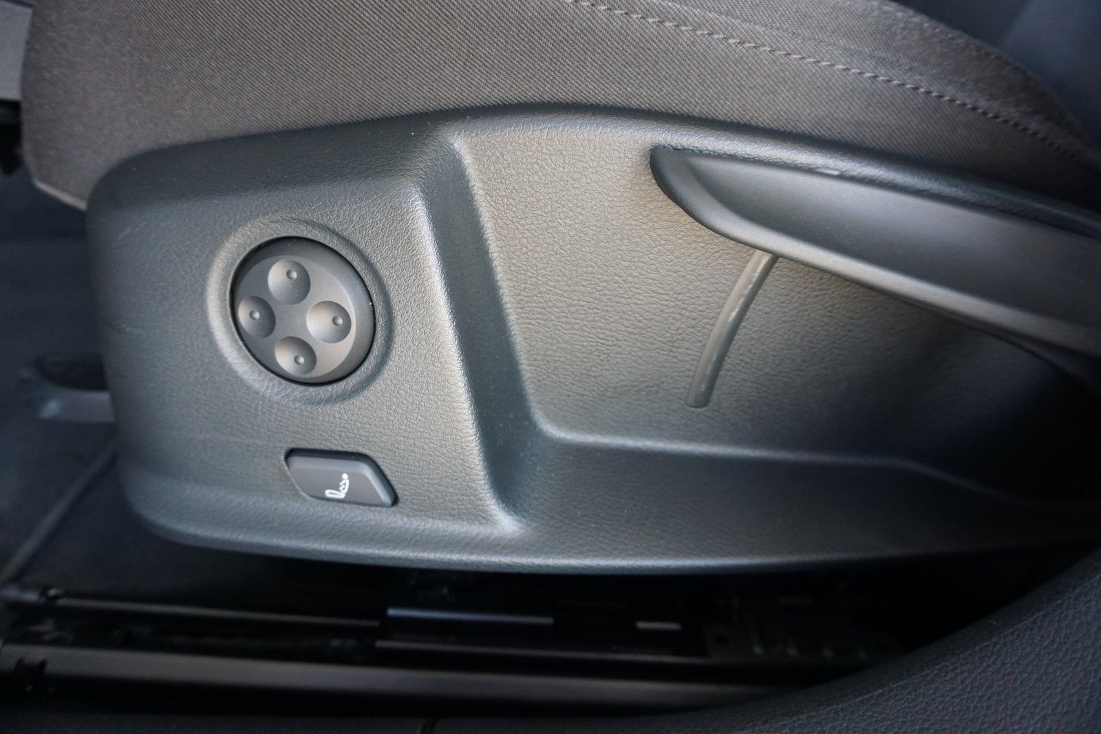 Audi A4 Avant 40 TFSI S tronic S line - Samsaru's Car Outlet