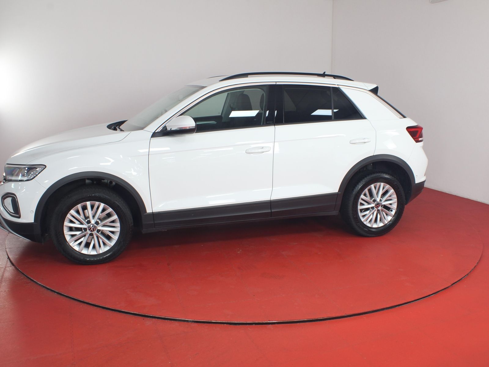 Volkswagen T-ROC Life 1.0TSI - Samsaru's Car Outlet