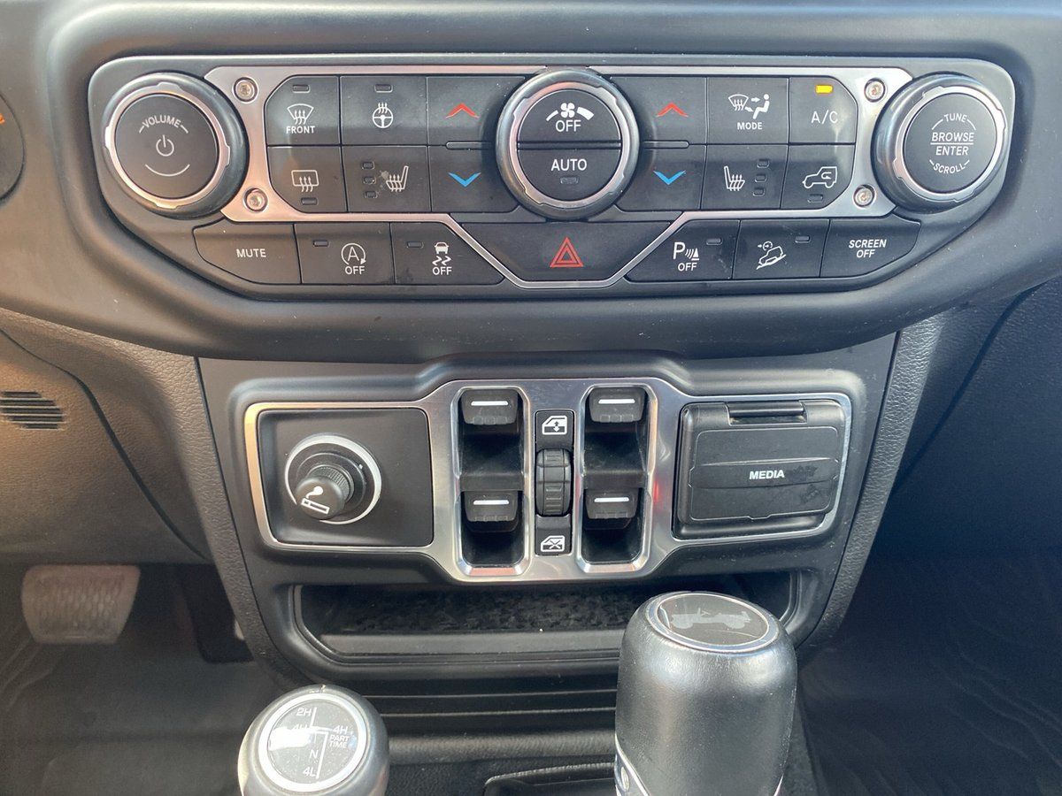 Jeep Wrangler UNLIMITED SAHARA SKY ONE KAMERA+NAVI