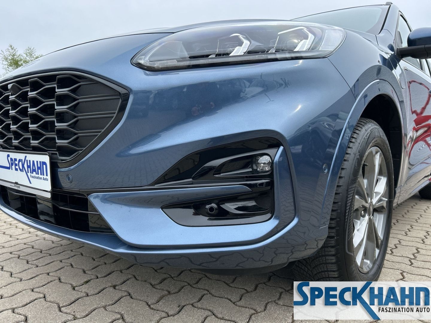 Ford Kuga Plug-In Hybrid ST-Line - Samsaru's Car Outlet