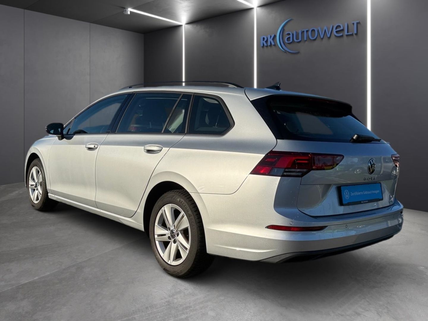 Volkswagen Golf Variant 8 VIII Life 1.0 eTSI - Samsaru's Car Outlet
