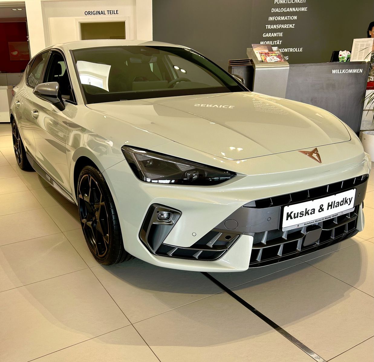 Cupra Leon 1.5 eTSI - Samsaru's Car Outlet