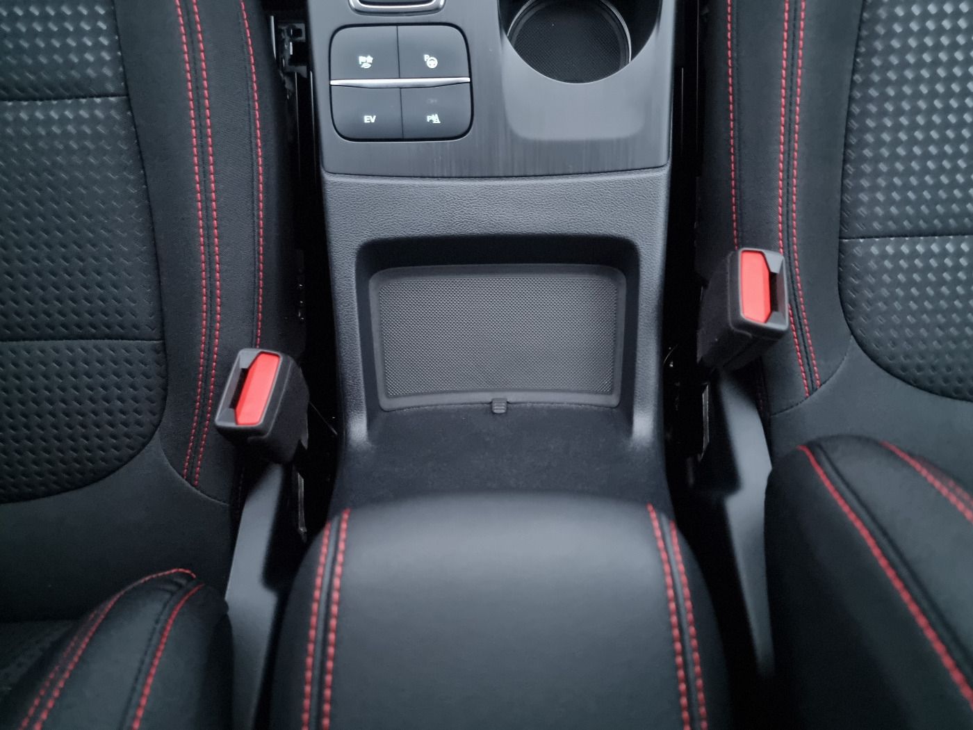 Ford KUGA ST-Line - Samsaru's Car Outlet