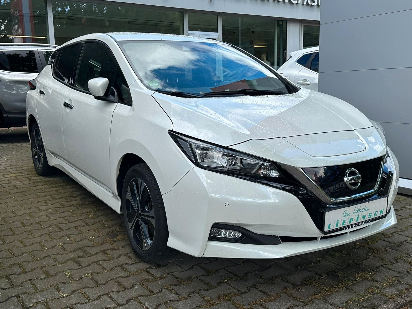Nissan Leaf 62kw e+ Tekna - Samsaru's Car Outlet