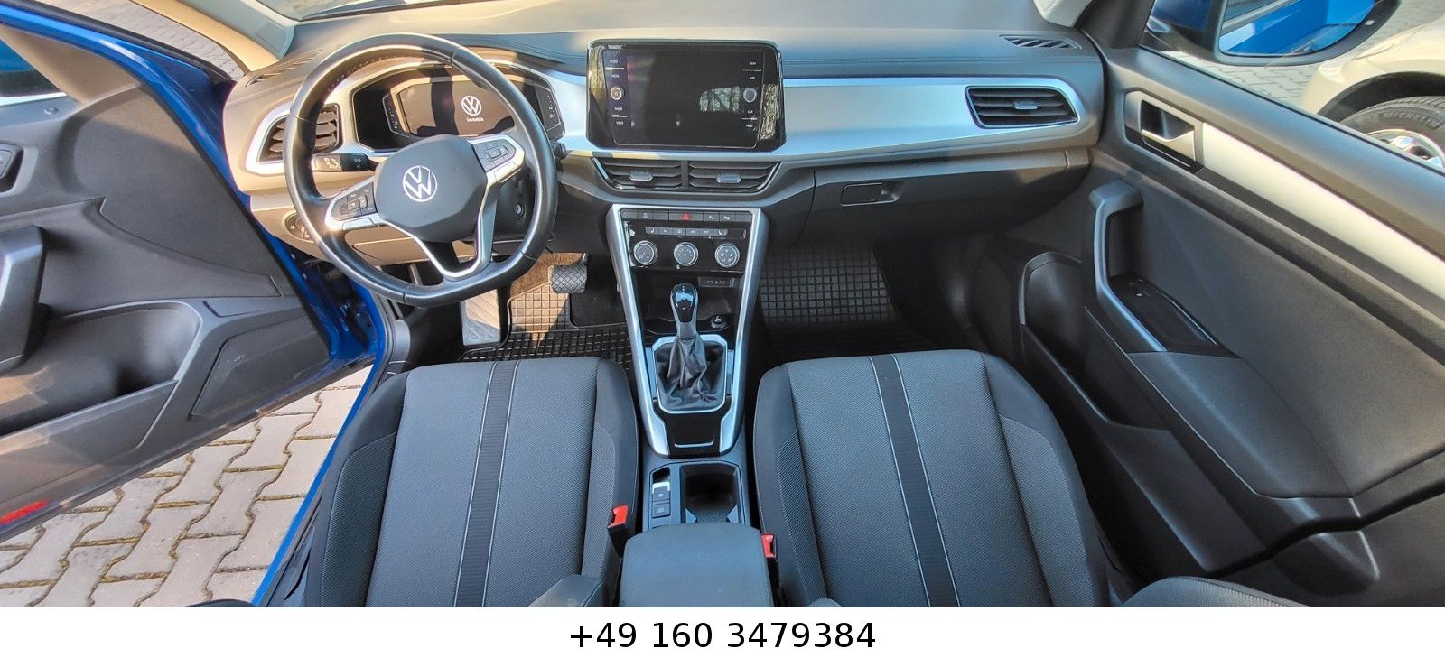 Volkswagen T-Roc Life DSG - Samsaru's Car Outlet