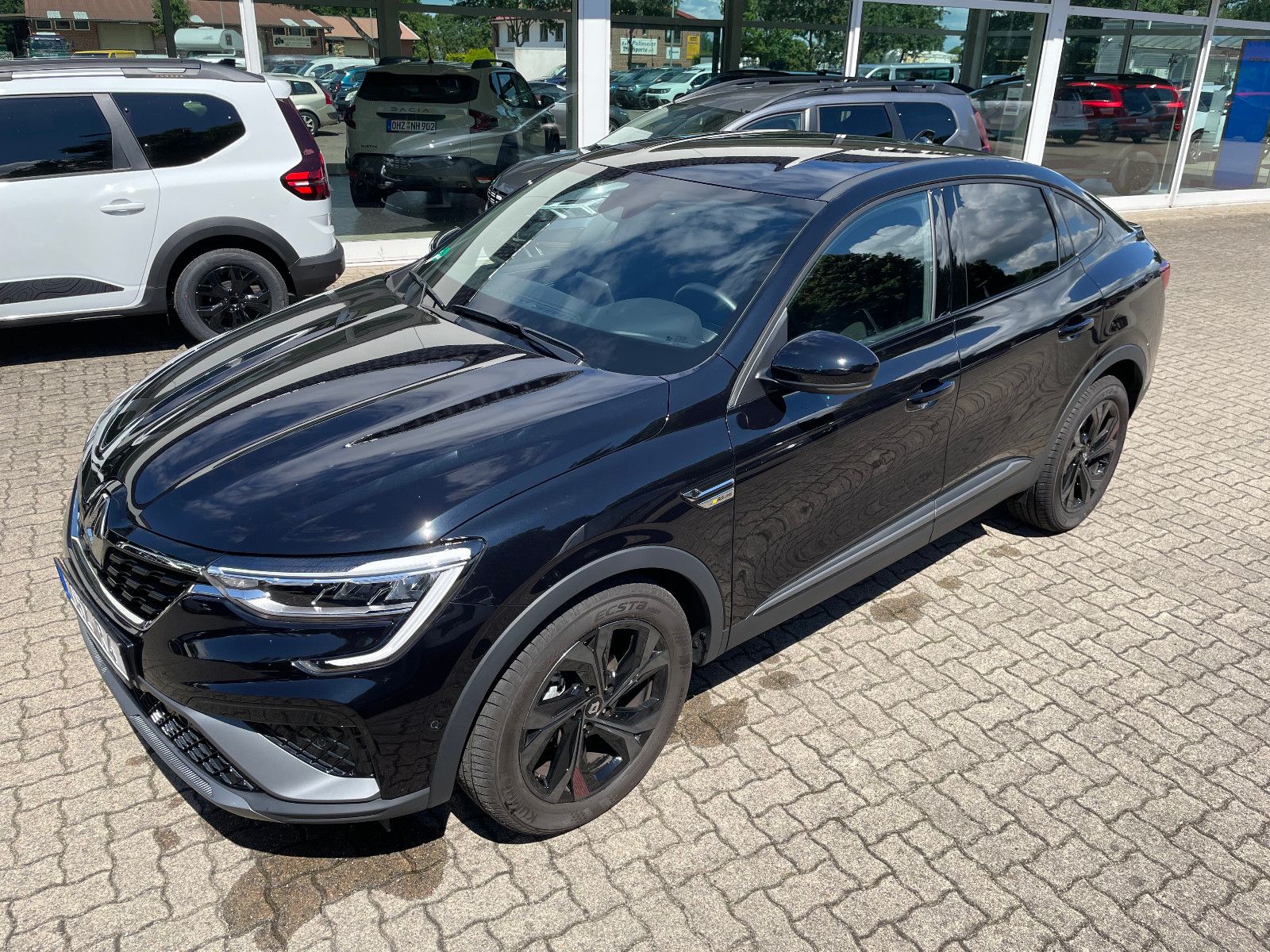 Renault Arkana R.S. Line TCe160 EDC - Samsaru's Car Outlet