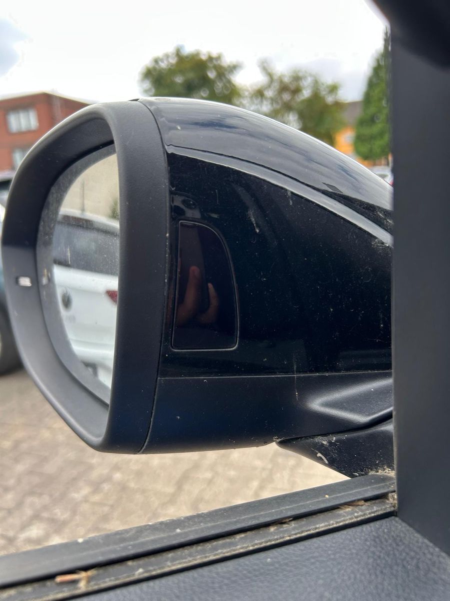 Volkswagen T-Roc Life - Samsaru's Car Outlet