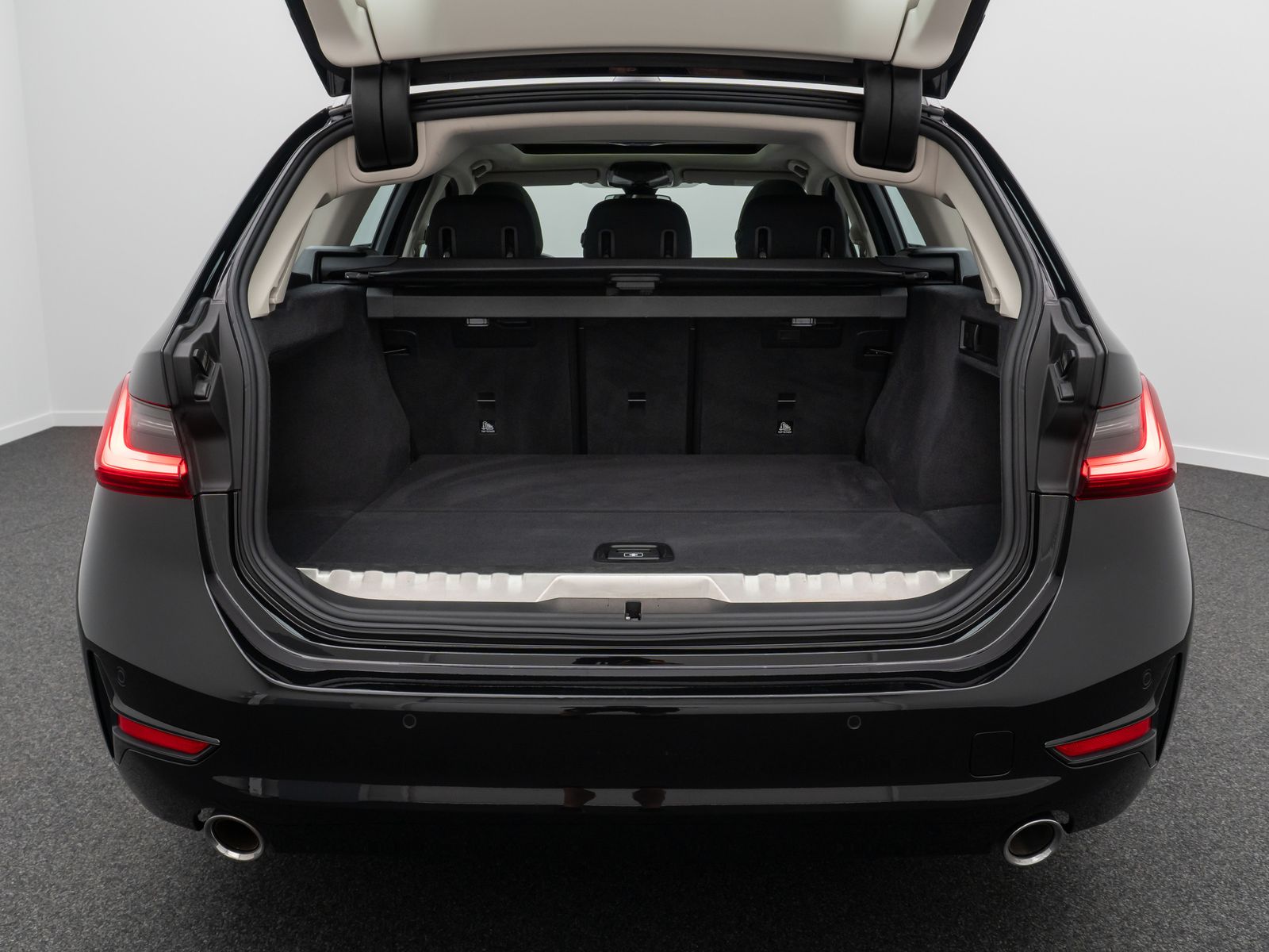 BMW 320e - Samsaru's Car Outlet