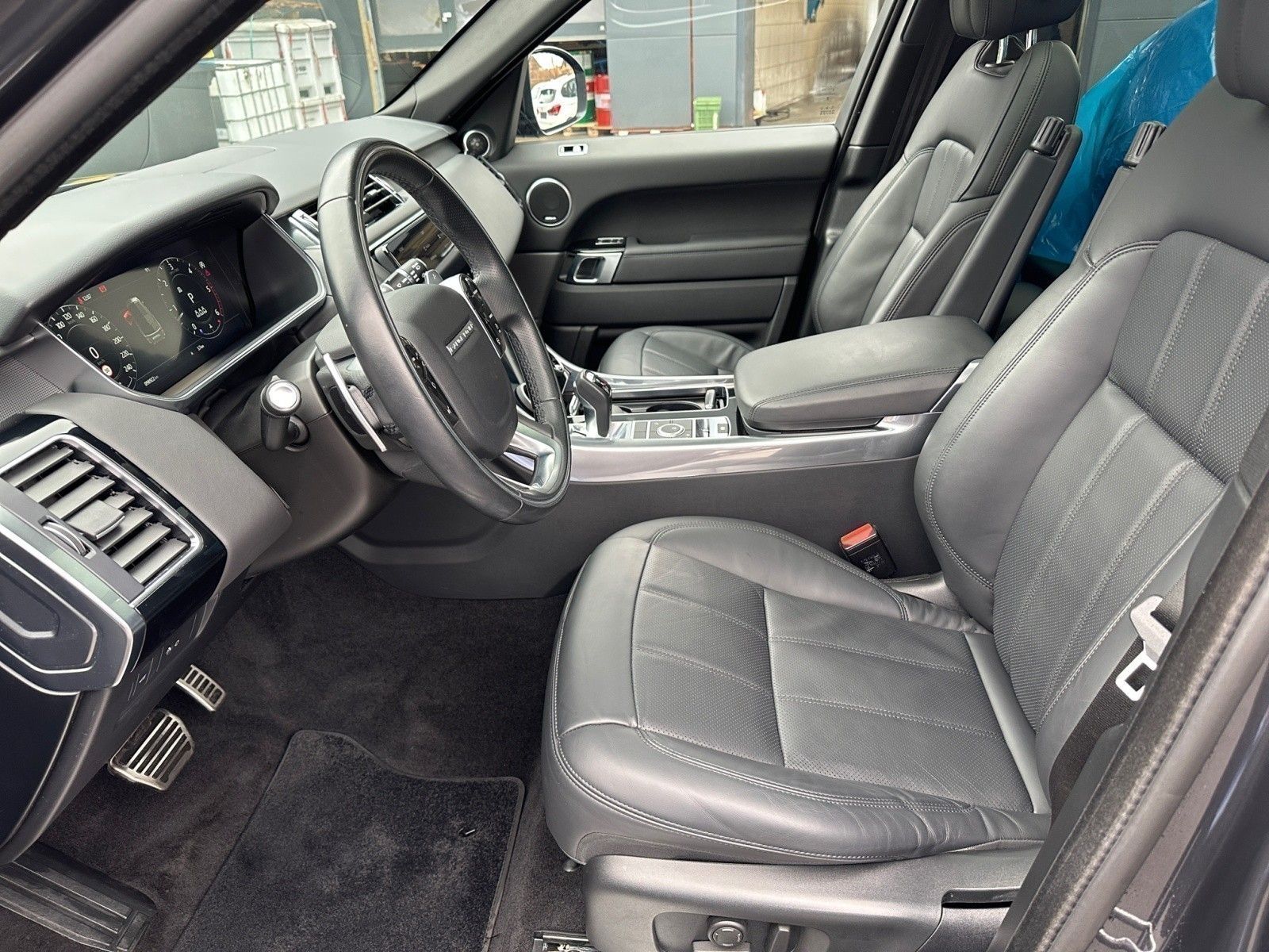 Range Rover Sport 3.0 D300 HSE Dynamic Stealth - Samsaru's Car Outlet
