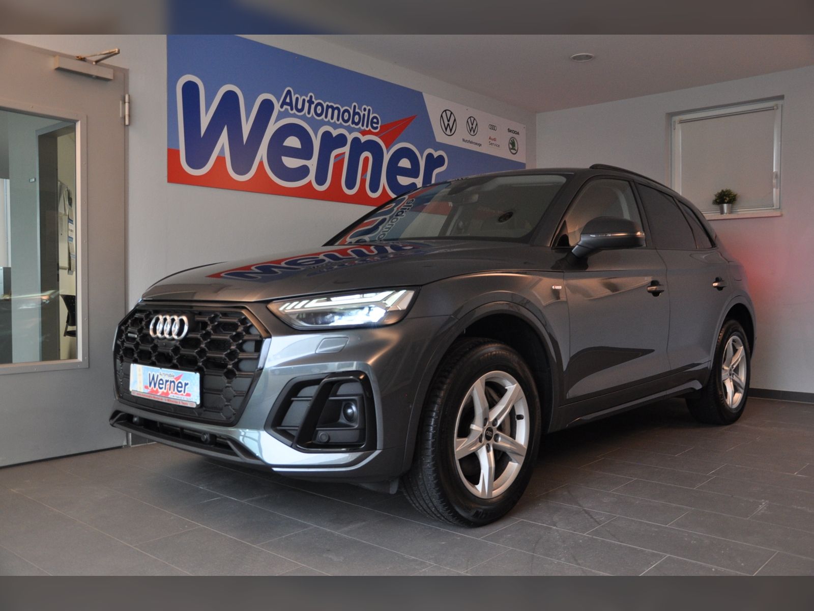 Audi Q5  50TFSIe S line quattro AHK Matrix Standklima