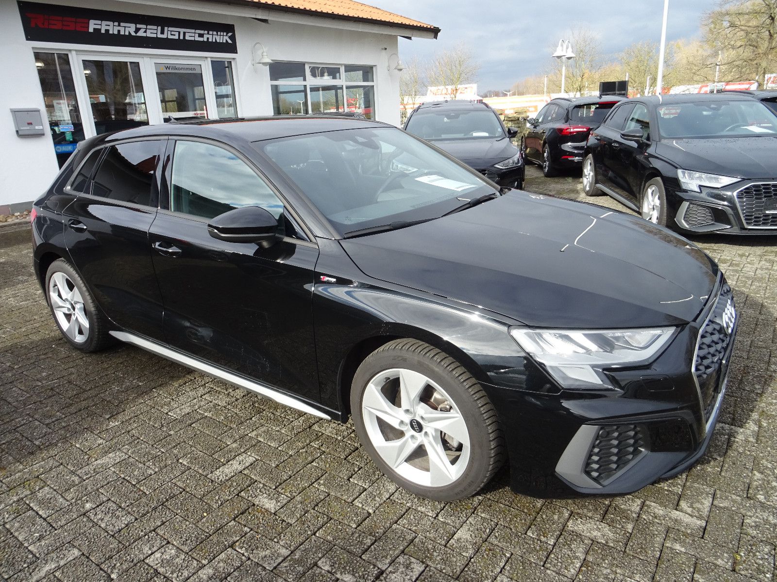 Audi A3 Sportb 30TFSI S line Navi LED SHZ Virtuell
